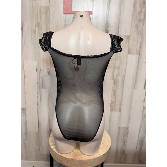 Victoria’s Secret Black Lace Bodysuit Women’s Size Large - Picture 7 of 8